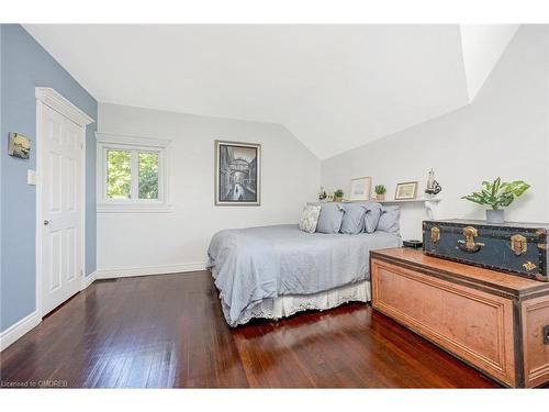 8 Main Street, Erin, ON - Indoor Photo Showing Bedroom