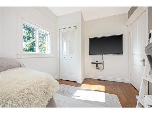 8 Main Street, Erin, ON - Indoor Photo Showing Bedroom