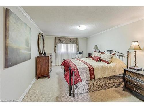 226 Poole Drive, Oakville, ON - Indoor Photo Showing Bedroom