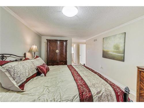 226 Poole Drive, Oakville, ON - Indoor Photo Showing Bedroom