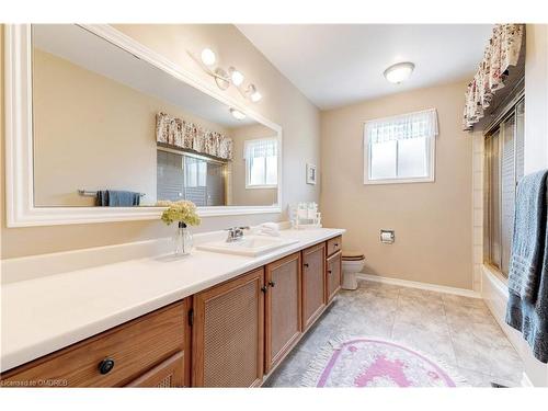 1364 Windrush Drive, Oakville, ON - Indoor Photo Showing Bathroom