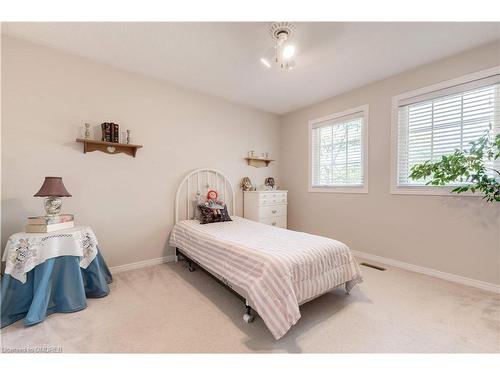 1364 Windrush Drive, Oakville, ON - Indoor Photo Showing Bedroom