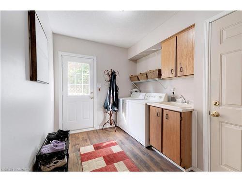 1364 Windrush Drive, Oakville, ON - Indoor Photo Showing Laundry Room