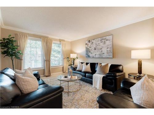 1364 Windrush Drive, Oakville, ON - Indoor Photo Showing Living Room