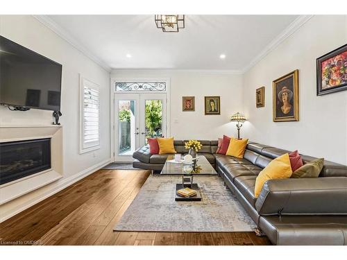 26 Turi Drive, Glanbrook, ON - Indoor Photo Showing Living Room With Fireplace