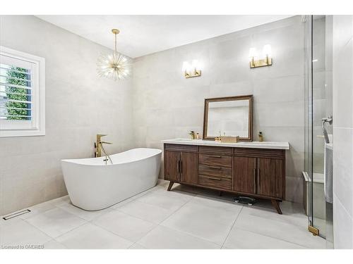 26 Turi Drive, Glanbrook, ON - Indoor Photo Showing Bathroom