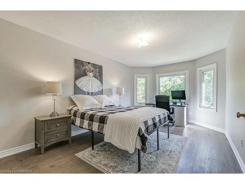 2169 Grand Ravine Drive, Oakville, ON - Indoor Photo Showing Bedroom