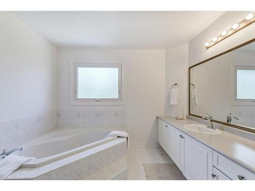 2169 Grand Ravine Drive, Oakville, ON - Indoor Photo Showing Bathroom