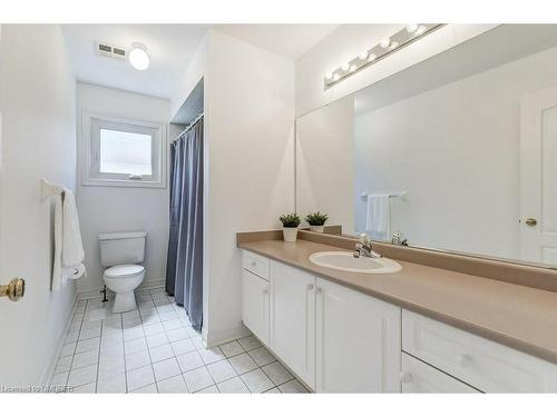 2169 Grand Ravine Drive, Oakville, ON - Indoor Photo Showing Bathroom