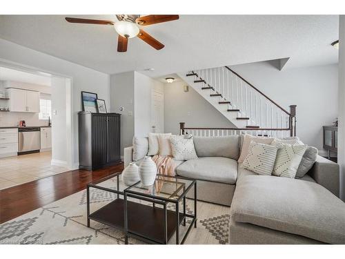 2-2360 Parkhaven Boulevard, Oakville, ON - Indoor Photo Showing Living Room