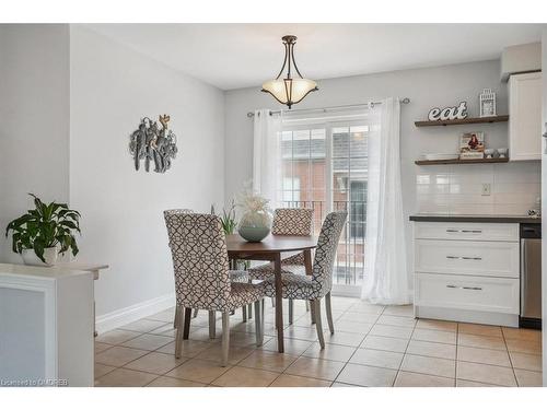 2-2360 Parkhaven Boulevard, Oakville, ON - Indoor Photo Showing Dining Room