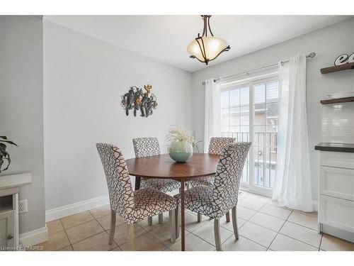 2-2360 Parkhaven Boulevard, Oakville, ON - Indoor Photo Showing Dining Room