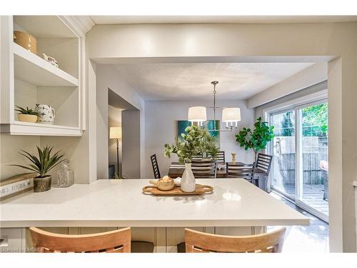 4274 Gayling Gardens, Mississauga, ON - Indoor Photo Showing Dining Room