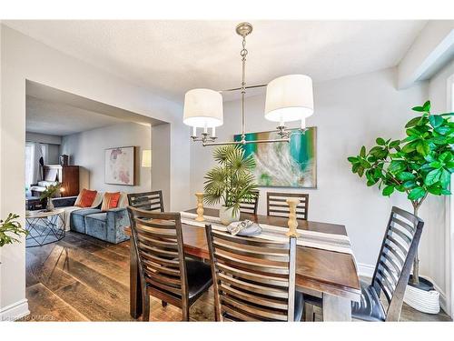 4274 Gayling Gardens, Mississauga, ON - Indoor Photo Showing Dining Room