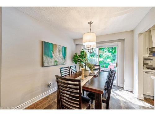 4274 Gayling Gardens, Mississauga, ON - Indoor Photo Showing Dining Room