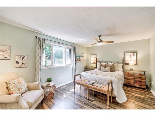 4274 Gayling Gardens, Mississauga, ON - Indoor Photo Showing Bedroom