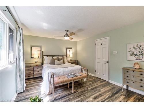 4274 Gayling Gardens, Mississauga, ON - Indoor Photo Showing Bedroom