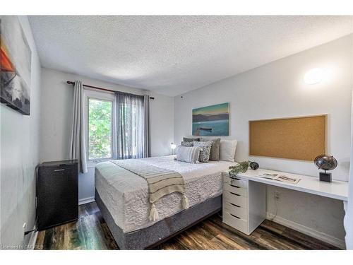 4274 Gayling Gardens, Mississauga, ON - Indoor Photo Showing Bedroom