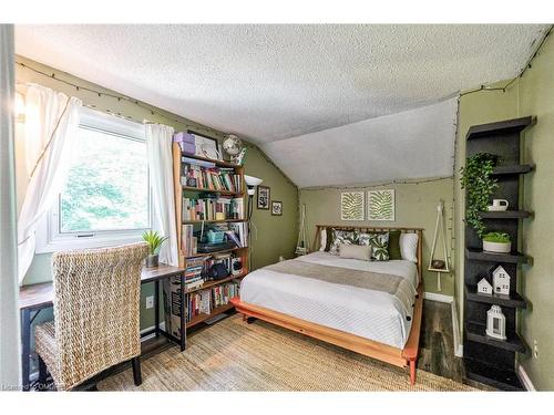 4274 Gayling Gardens, Mississauga, ON - Indoor Photo Showing Bedroom