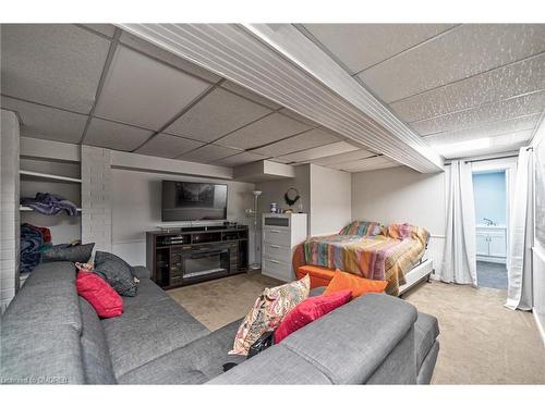 4274 Gayling Gardens, Mississauga, ON - Indoor Photo Showing Bedroom