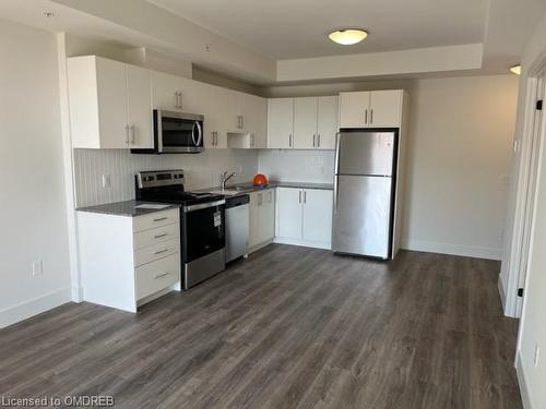 511-103 Roger Street, Waterloo, ON - Indoor Photo Showing Kitchen With Stainless Steel Kitchen