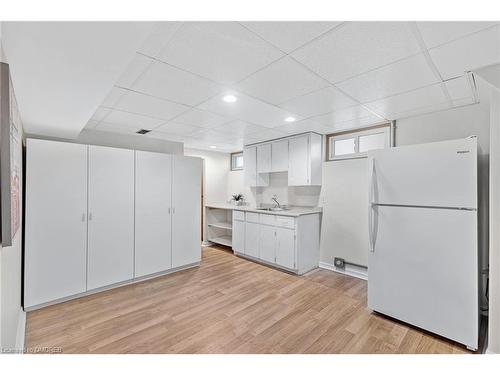 47 Endfield Avenue, Hamilton, ON - Indoor Photo Showing Kitchen