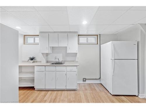 47 Endfield Avenue, Hamilton, ON - Indoor Photo Showing Kitchen