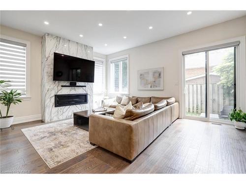 1164 Bridge Road, Oakville, ON - Indoor Photo Showing Living Room