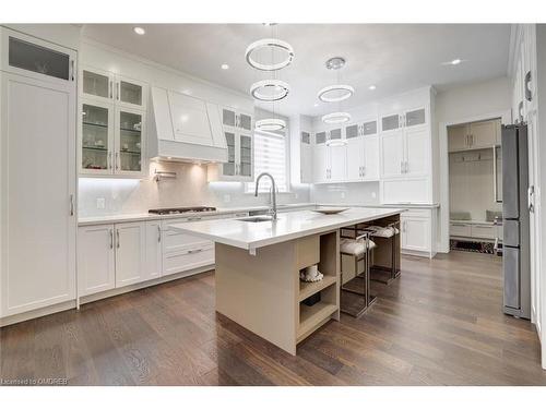 1164 Bridge Road, Oakville, ON - Indoor Photo Showing Kitchen With Upgraded Kitchen