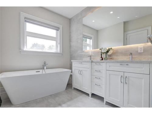 1164 Bridge Road, Oakville, ON - Indoor Photo Showing Bathroom