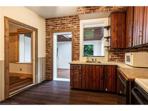 83 Breadalbane Street, Hamilton, ON - Indoor Photo Showing Kitchen