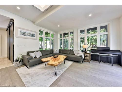 398 Winston Churchill Boulevard, Oakville, ON - Indoor Photo Showing Living Room