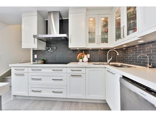 398 Winston Churchill Boulevard, Oakville, ON - Indoor Photo Showing Kitchen With Upgraded Kitchen