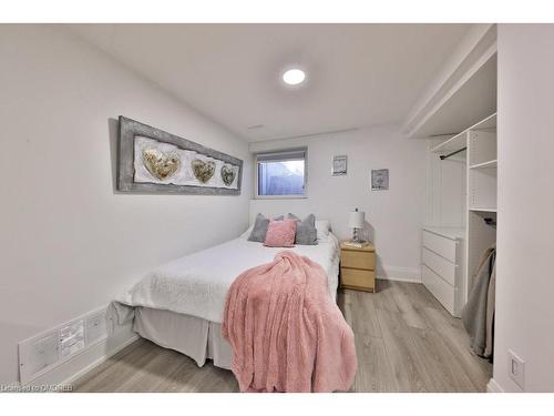 398 Winston Churchill Boulevard, Oakville, ON - Indoor Photo Showing Bedroom