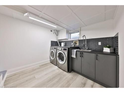 398 Winston Churchill Boulevard, Oakville, ON - Indoor Photo Showing Laundry Room