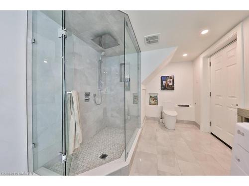 398 Winston Churchill Boulevard, Oakville, ON - Indoor Photo Showing Bathroom