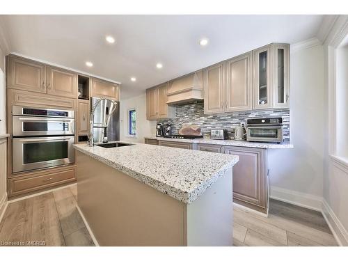 398 Winston Churchill Boulevard, Oakville, ON - Indoor Photo Showing Kitchen With Upgraded Kitchen