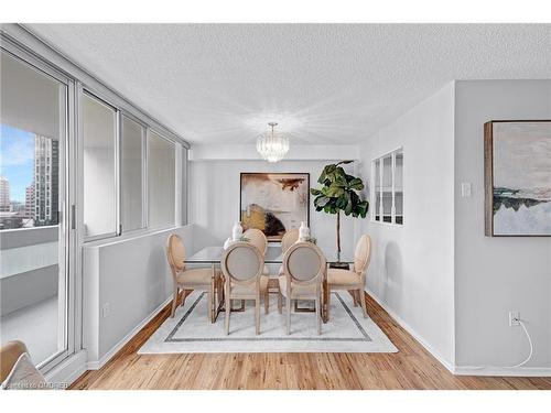 1203-3590 Kaneff Crescent, Mississauga, ON - Indoor Photo Showing Dining Room