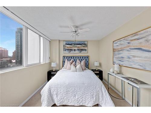 1203-3590 Kaneff Crescent, Mississauga, ON - Indoor Photo Showing Bedroom