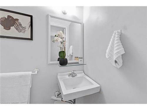 1203-3590 Kaneff Crescent, Mississauga, ON - Indoor Photo Showing Bathroom