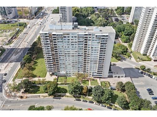 1203-3590 Kaneff Crescent, Mississauga, ON - Outdoor