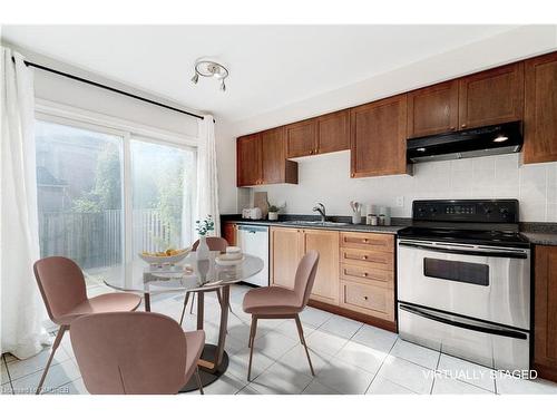 2389 Baintree Crescent, Oakville, ON - Indoor Photo Showing Kitchen