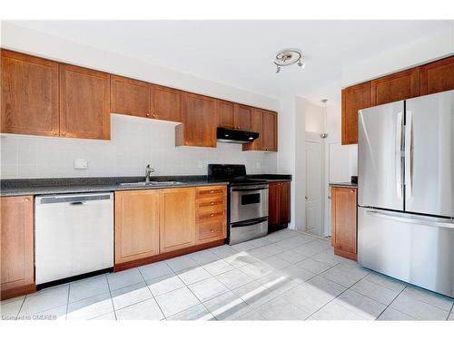 2389 Baintree Crescent, Oakville, ON - Indoor Photo Showing Kitchen