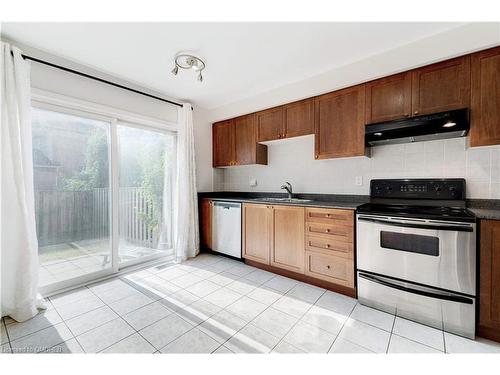 2389 Baintree Crescent, Oakville, ON - Indoor Photo Showing Kitchen