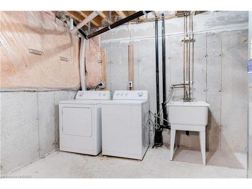 2389 Baintree Crescent, Oakville, ON - Indoor Photo Showing Laundry Room