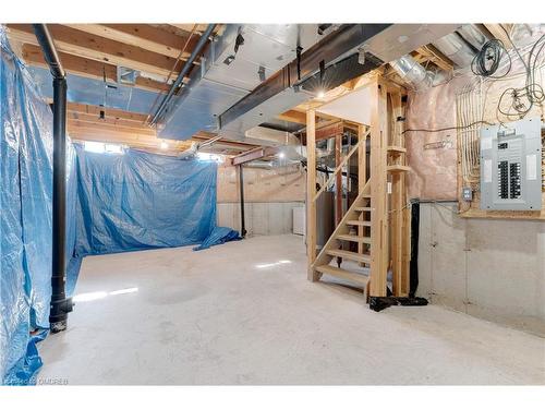 2389 Baintree Crescent, Oakville, ON - Indoor Photo Showing Basement