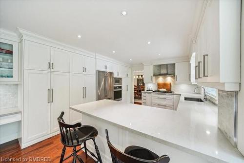 116 Whittington Place, Oakville, ON - Indoor Photo Showing Kitchen With Upgraded Kitchen