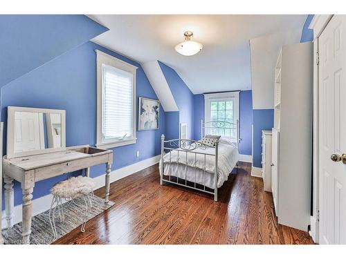 27 Woodlawn Avenue, Mississauga, ON - Indoor Photo Showing Bedroom