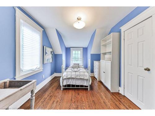 27 Woodlawn Avenue, Mississauga, ON - Indoor Photo Showing Bedroom