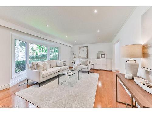 4456 Hawthorne Drive, Burlington, ON - Indoor Photo Showing Living Room